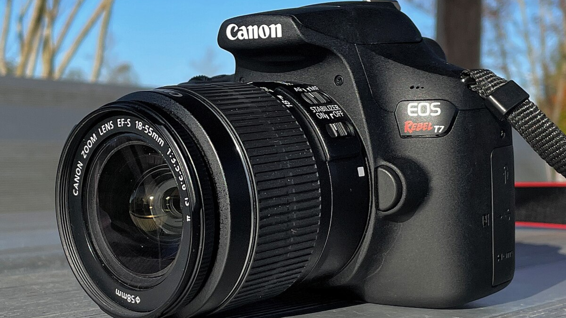 UUnboxing-the-EOS-Rebel-T7-First-Impressions-and-Initial-Setup